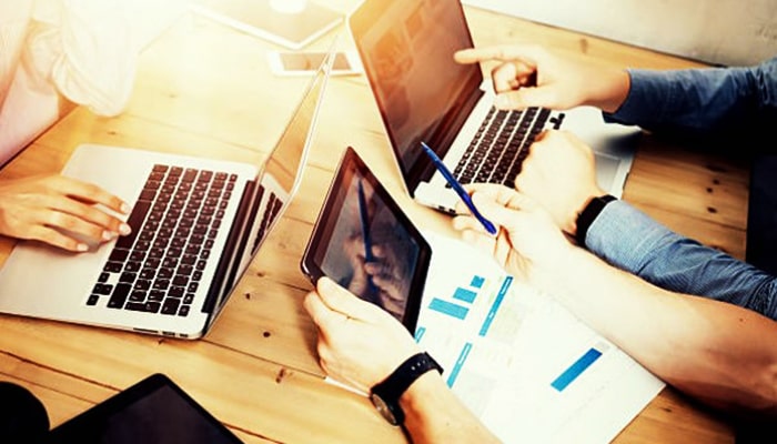 web design barcelona Promote.Barcelona team working on web design
